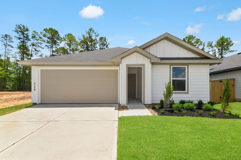 228 Golden Eagle Boulevard, New Waverly