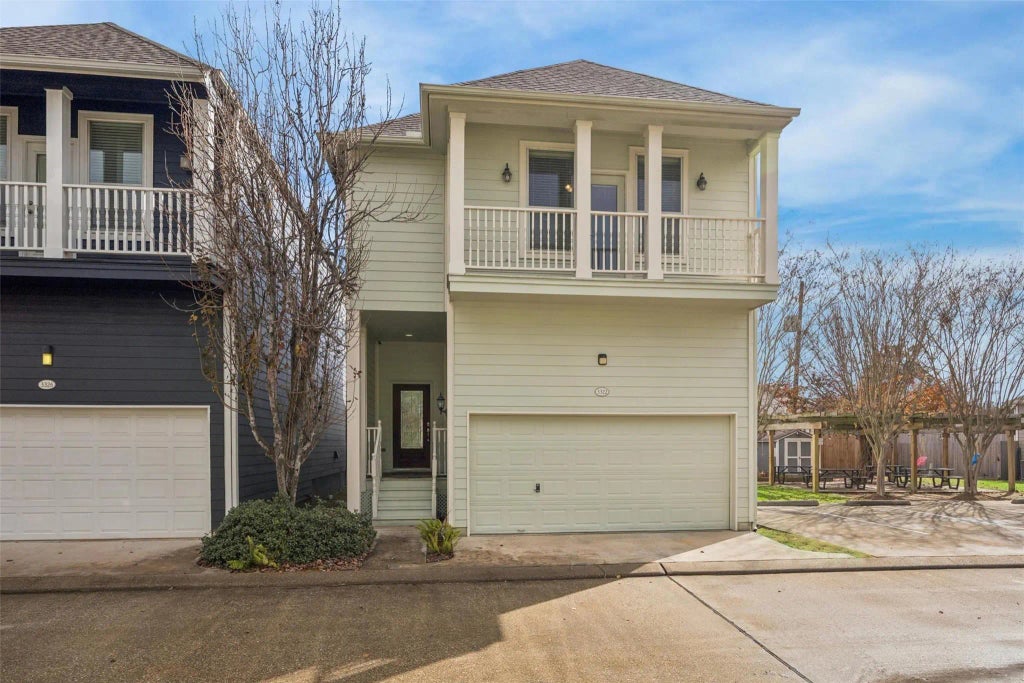 3322 Garden Crest Lane, Houston
