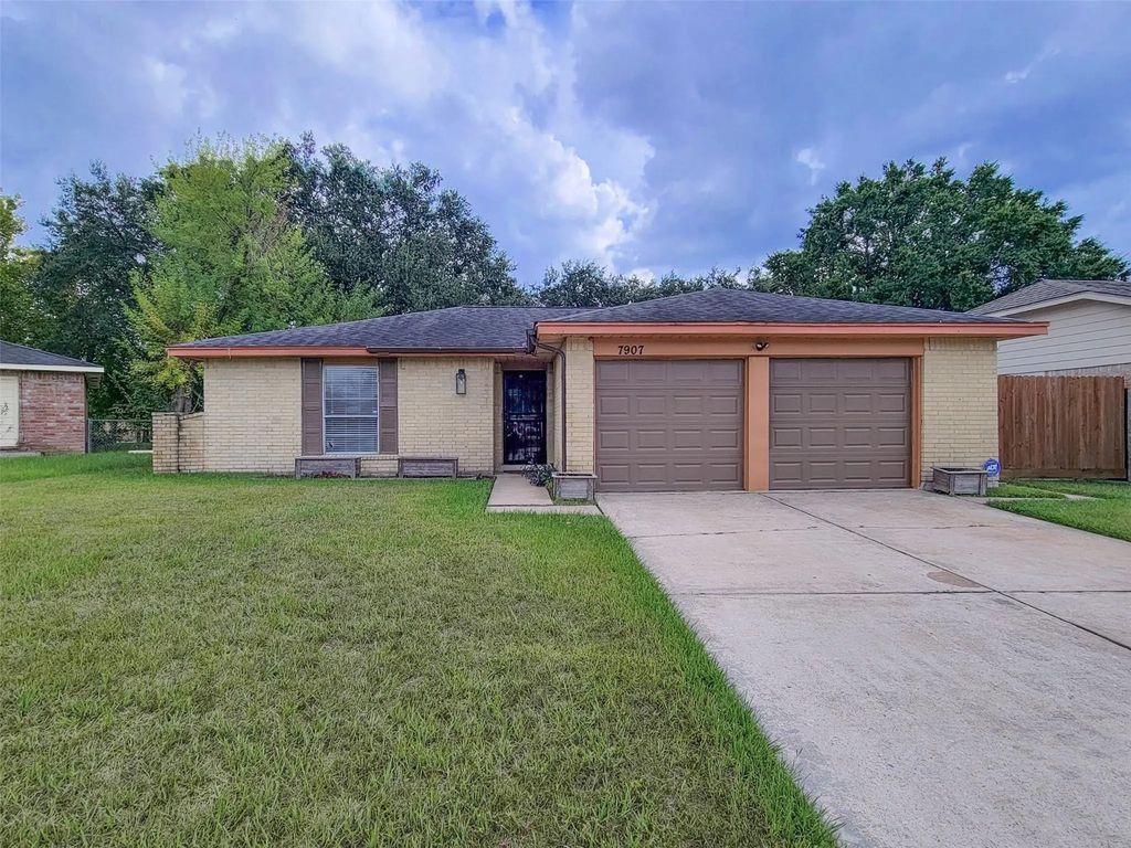 7907 Rumbling Wood Court, Houston