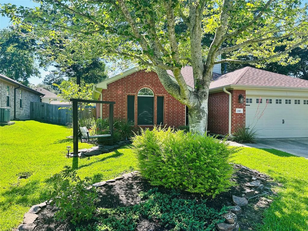 242 Sunset Path N, Montgomery