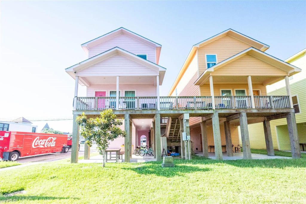 915 Moody Avenue, Galveston