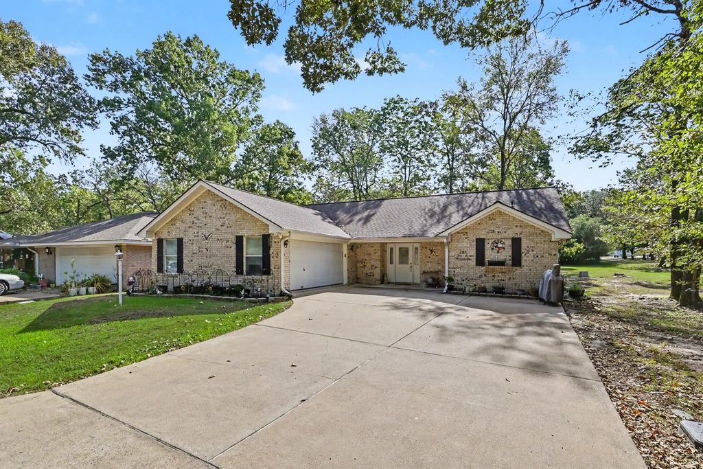 281 Broadmoor Drive, Trinity