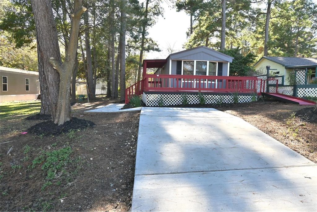 13721 Brigadier Drive, Willis