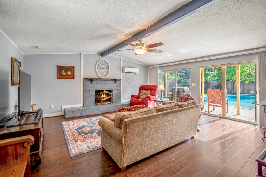 810 Aster Street, Katy