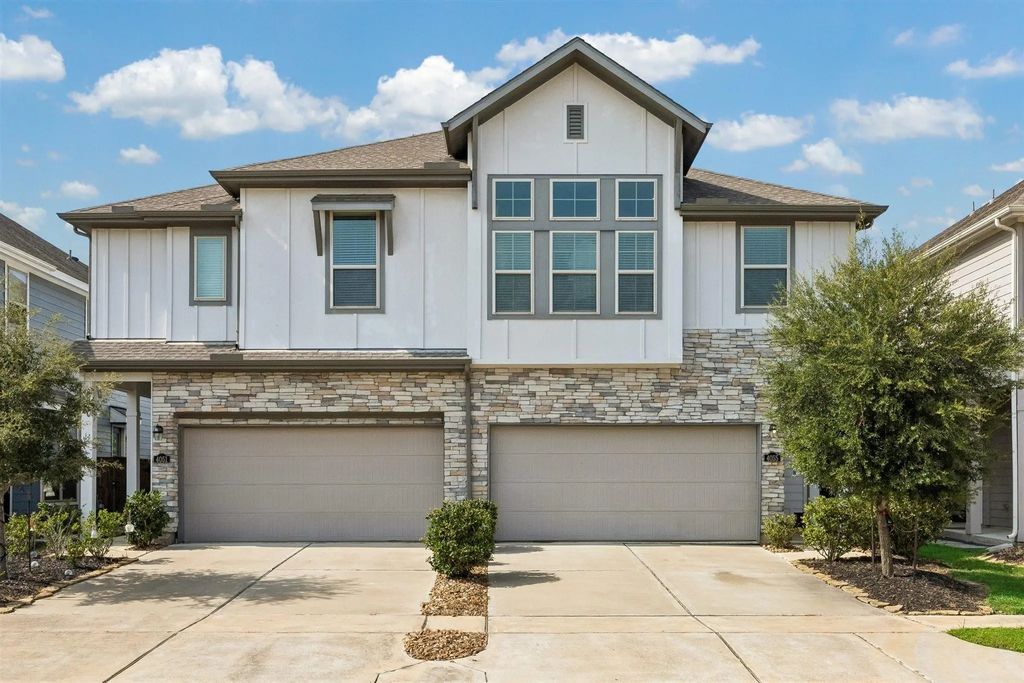 4055 Champlain Way, Iowa Colony