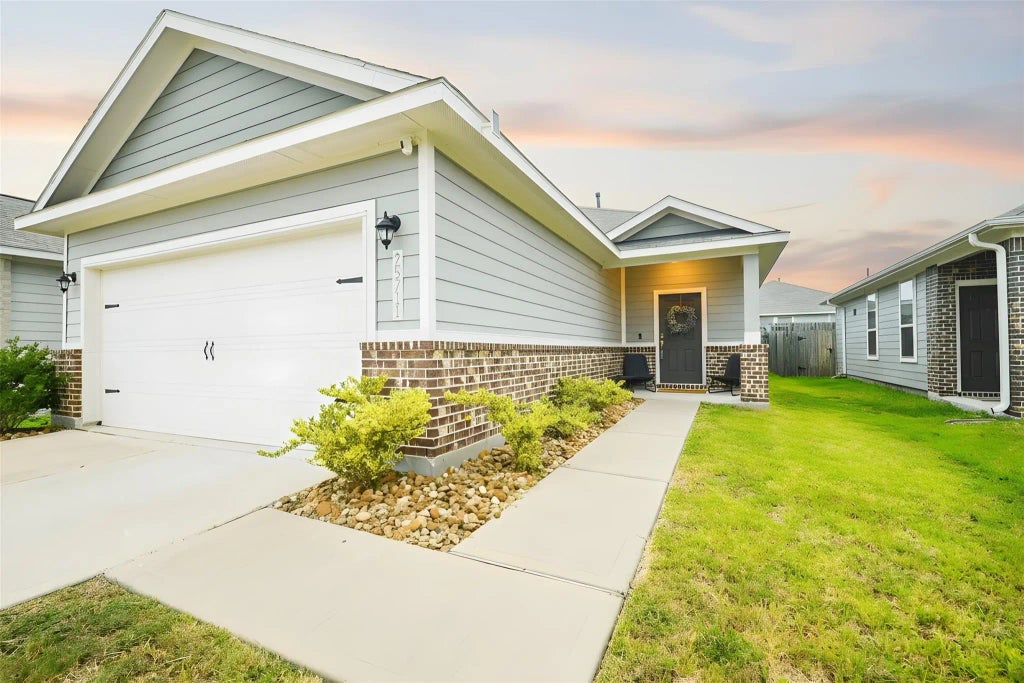 25711 Northpark Palm Drive, Porter