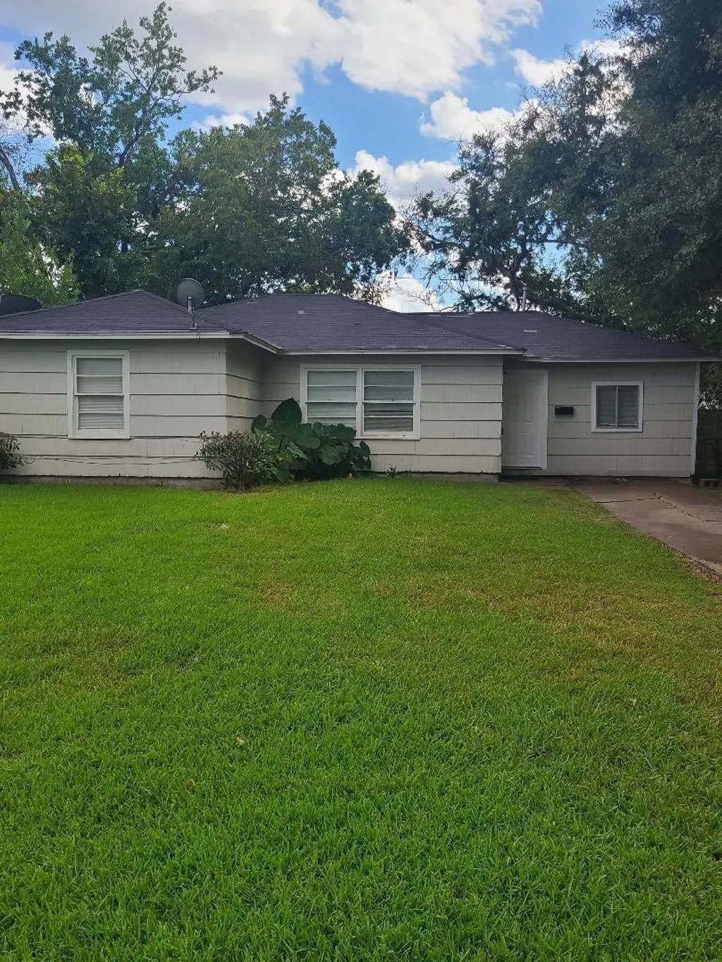 5018 Willow Glen Drive, Houston