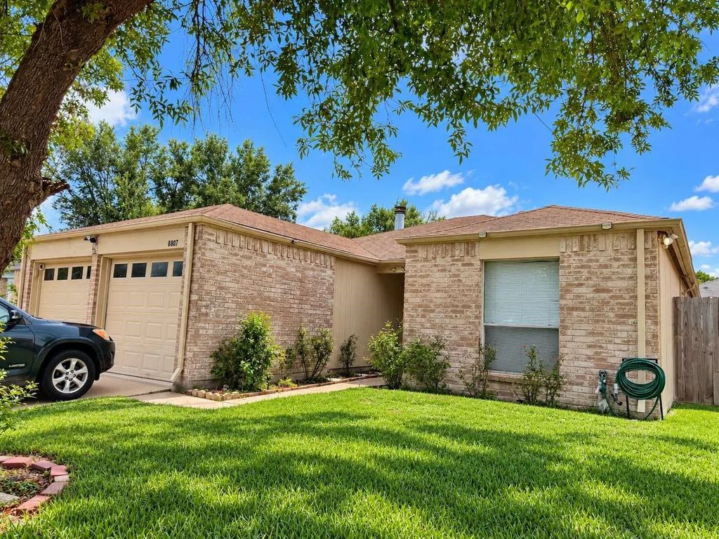 8807 Kindlewood Drive, Houston
