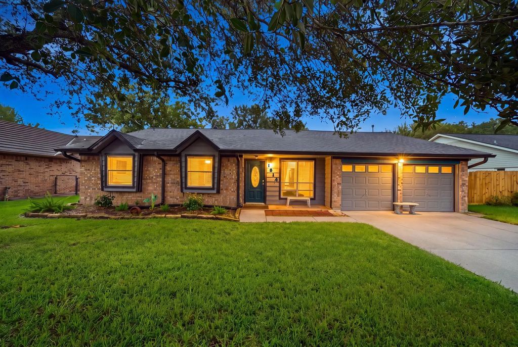 1814 Crooked Creek Lane, Pearland