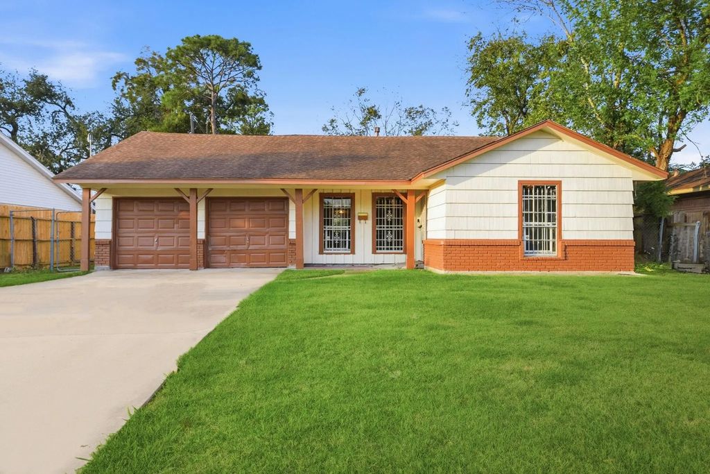 535 Edgebrook Drive, Houston