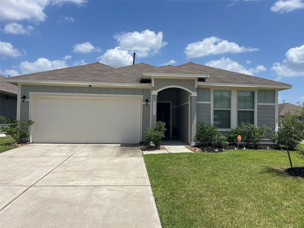 25511 Northpark Lake Drive, Porter
