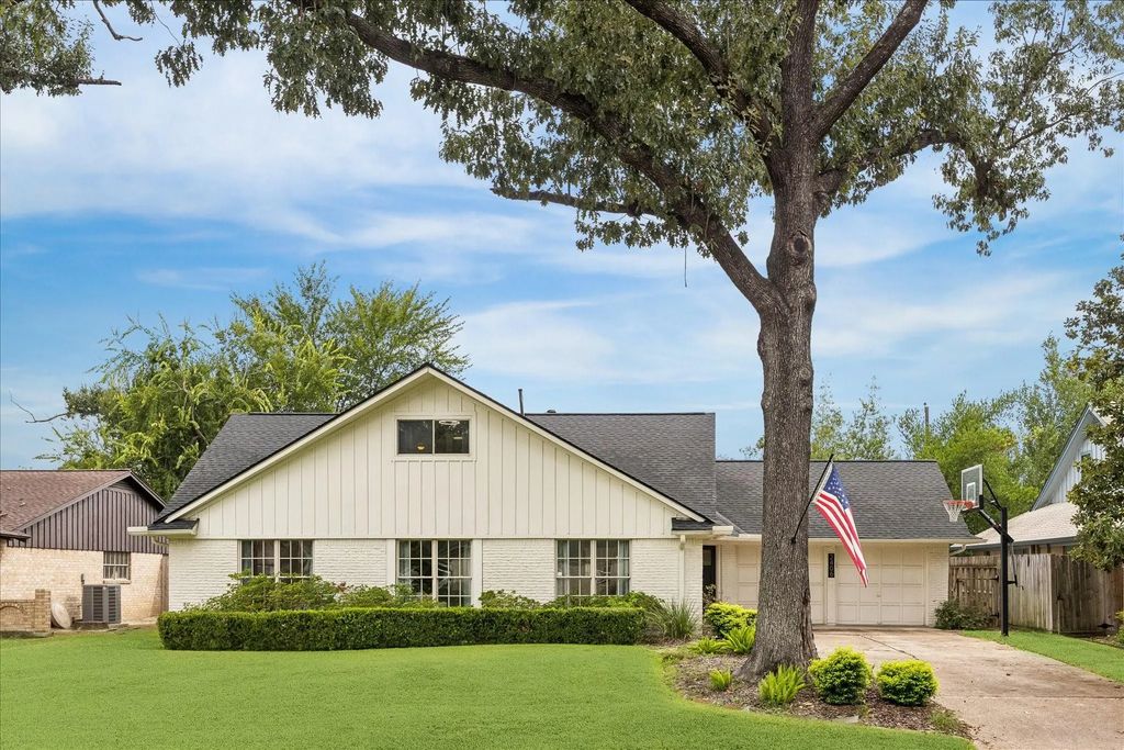 2406 Brooktree Drive, Houston