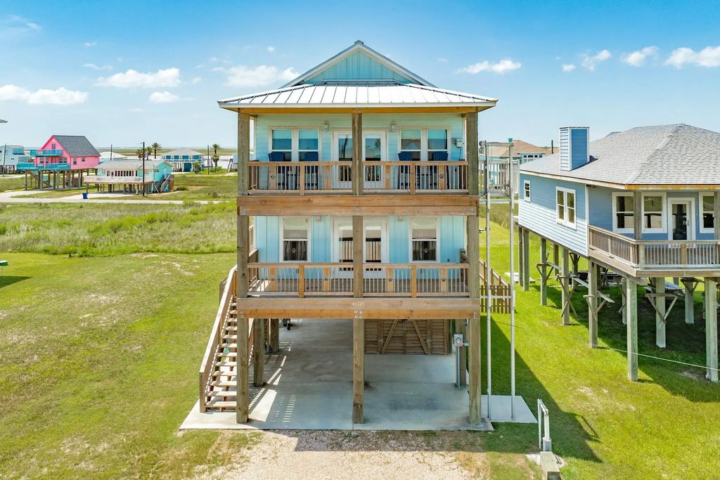 4609 Blue Water Highway, Freeport