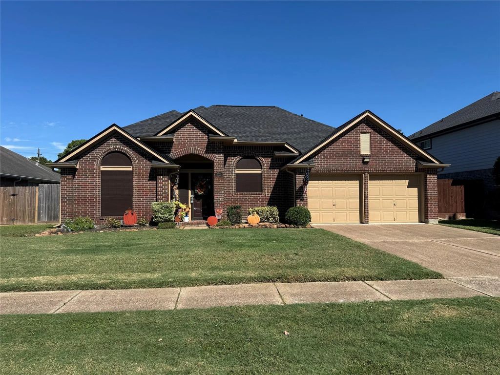 905 Wisdom Drive, Deer Park