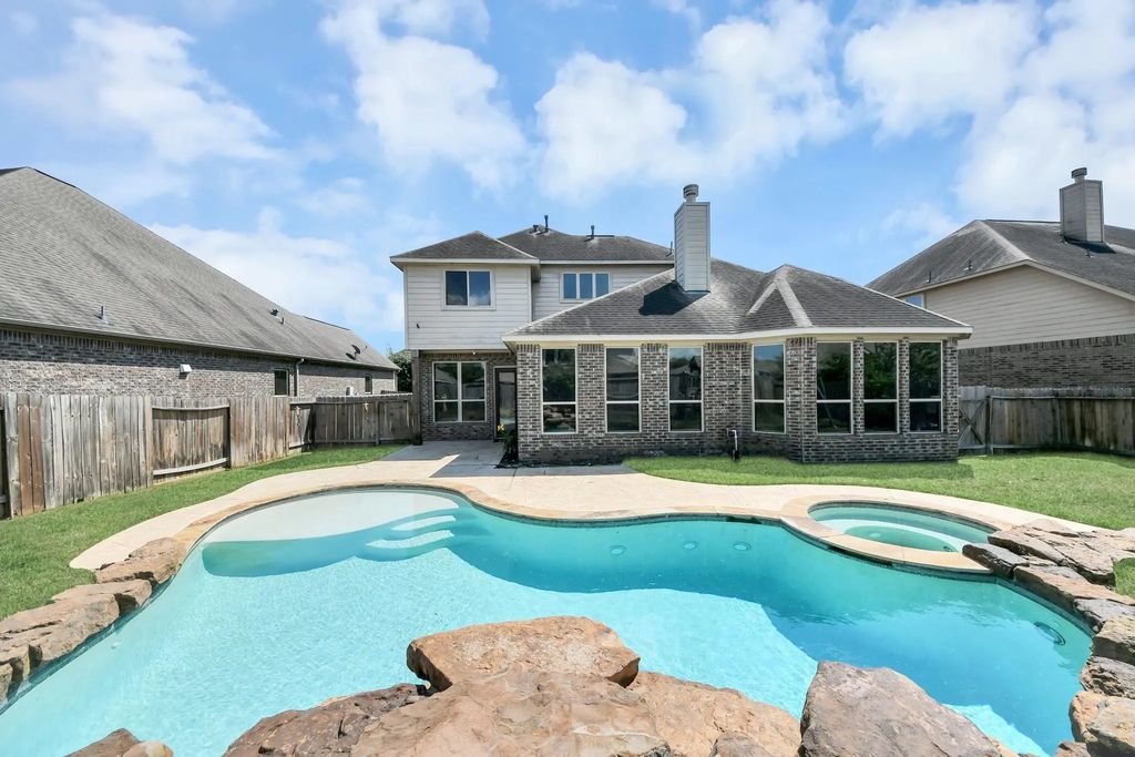 9422 Brannok Lane, Tomball