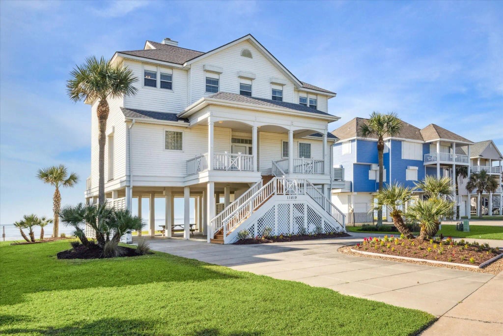 11819 Sunbather Lane, Galveston