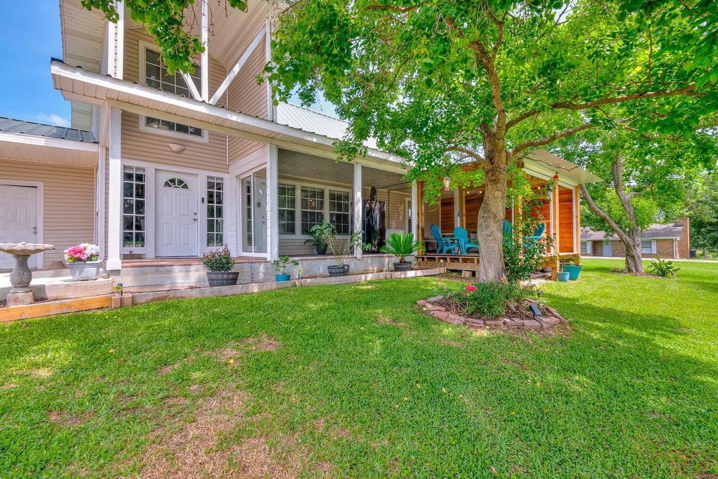 20 Clearview Street, Point Blank