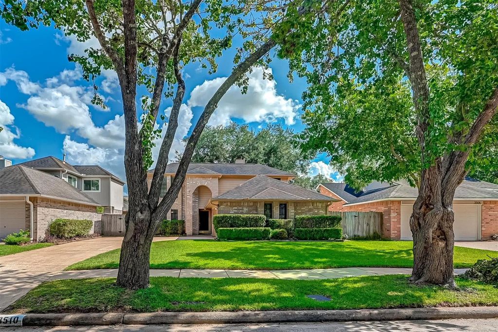 3510 Greenwood Dr Drive, Sugar Land