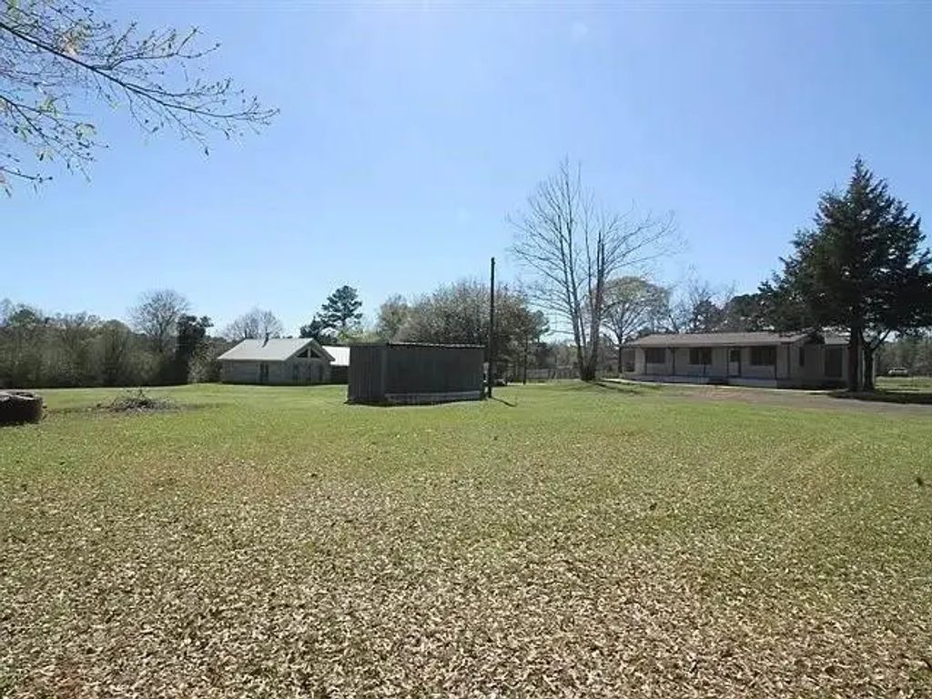 943 State Highway 103 W, San Augustine