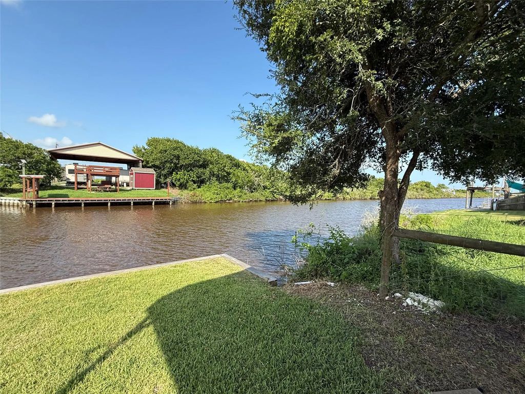 283 County Road 299, Sargent