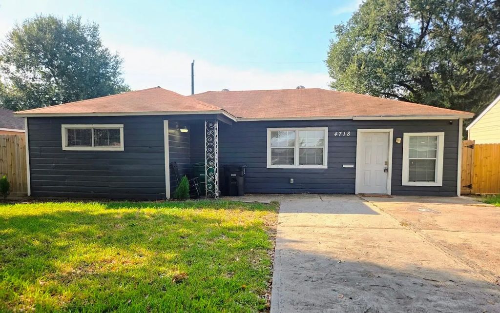 4718 Meadow Park Drive, Houston