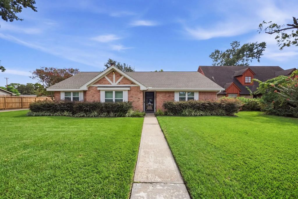 9211 Olathe Street, Houston