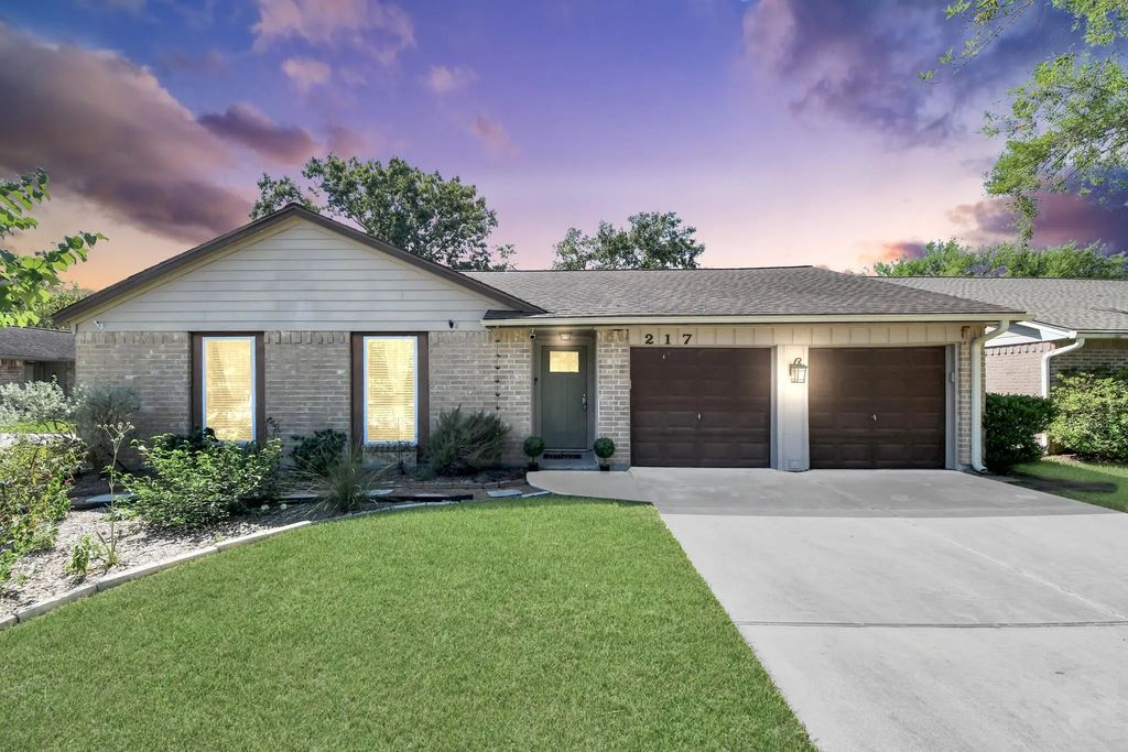 217 Greenshire Drive, League City