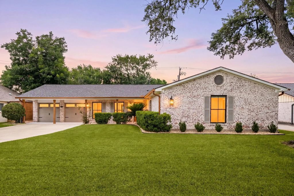 2311 Stoney Brook Drive, Houston