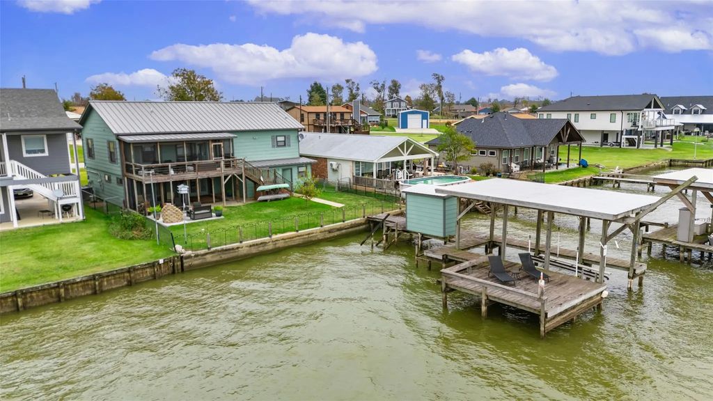 308 Lakeshore S, Onalaska