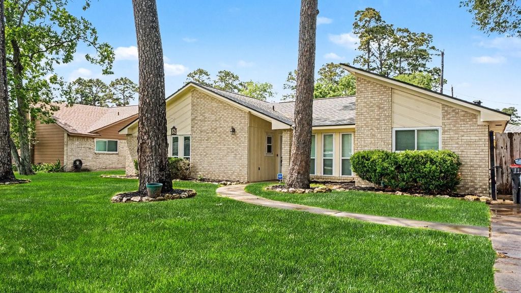9907 Pinehurst Street, Baytown