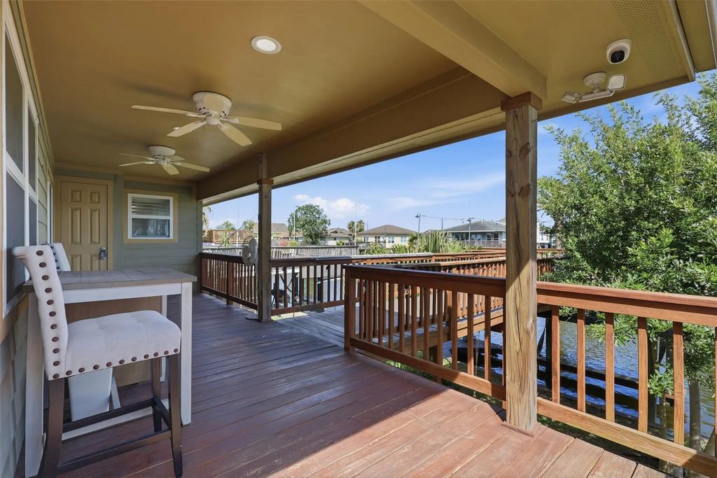 375 Ling, Bayou Vista
