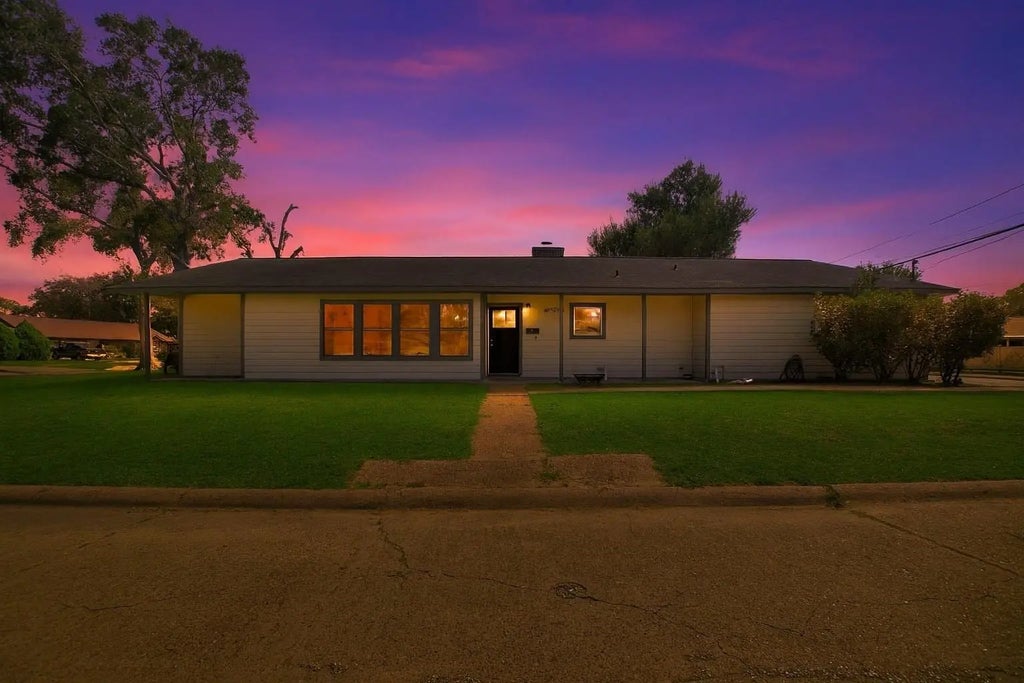 802 Littlejohn Court, Pasadena