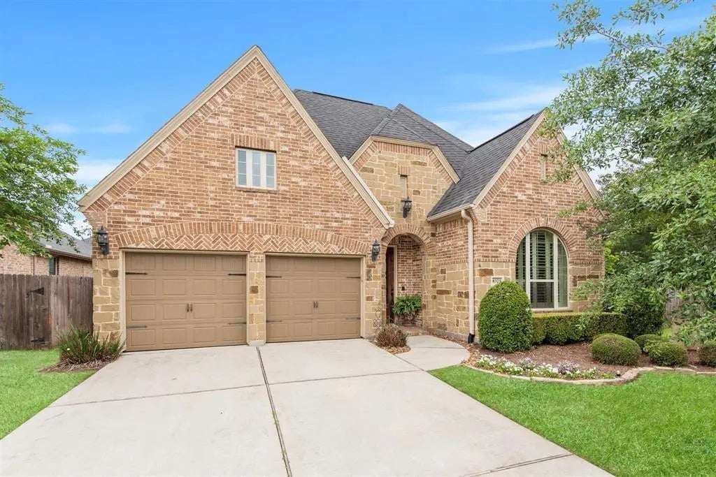 8323 Floating Heart Court, Conroe