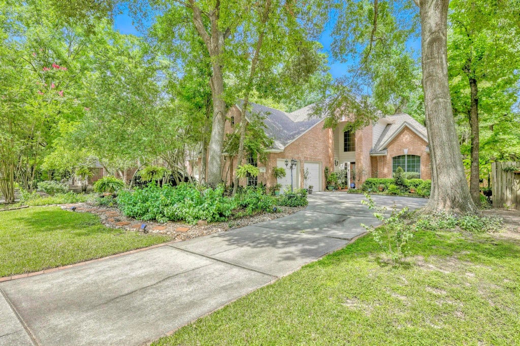 98 S Dreamweaver Circle, The Woodlands