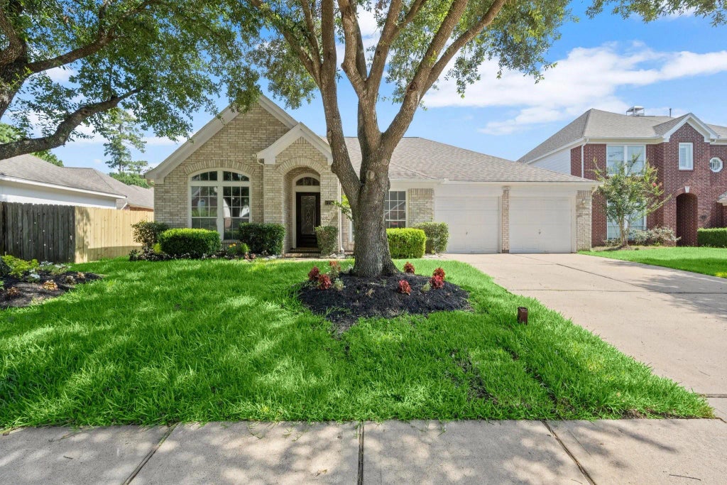 11722 Gray Forest Trail, Tomball