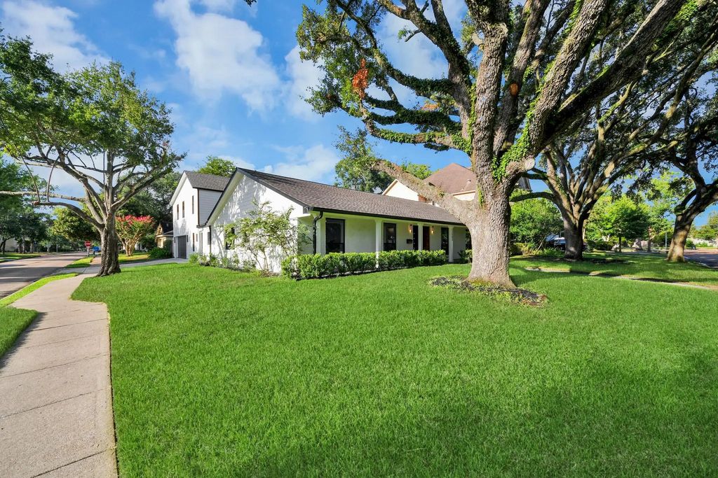 12503 Barryknoll Lane, Houston
