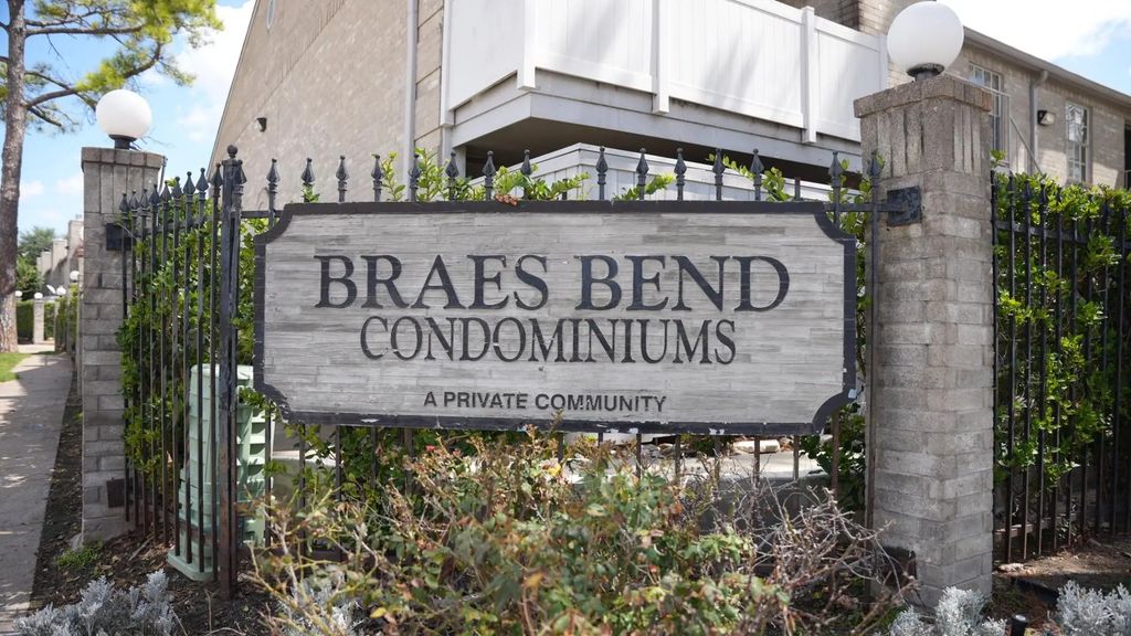10839 Braes Bend 10839, Houston