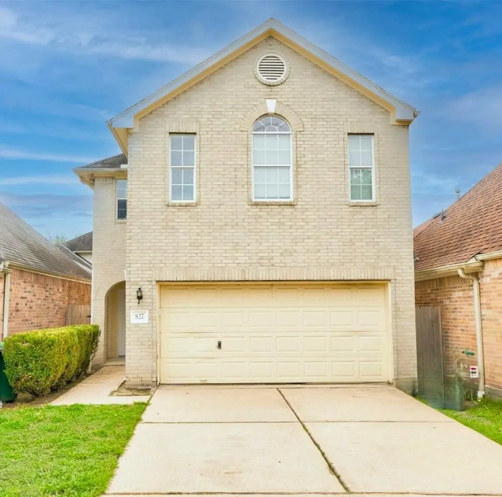 827 Forest Ivy Lane, Houston
