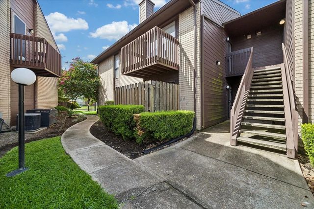 12905 Woodforest Boulevard 201, Houston