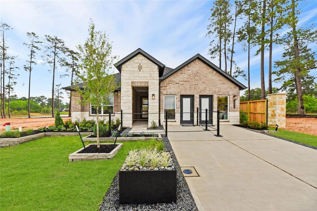 602 Paisley Harbor Court, Conroe