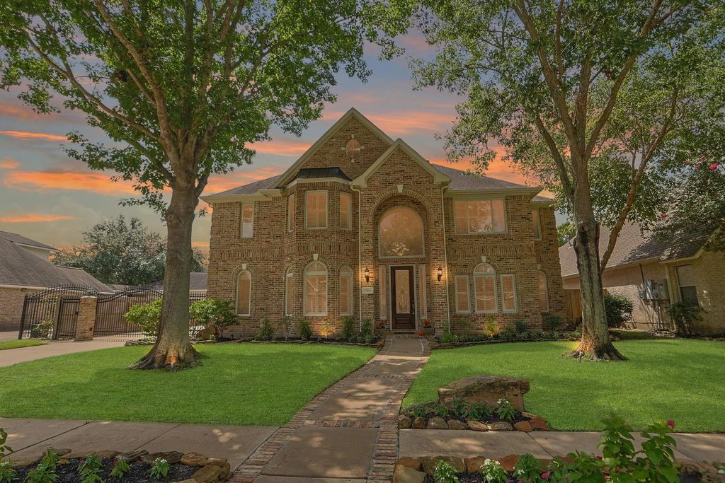 17806 W Copper Lakes Drive, Houston