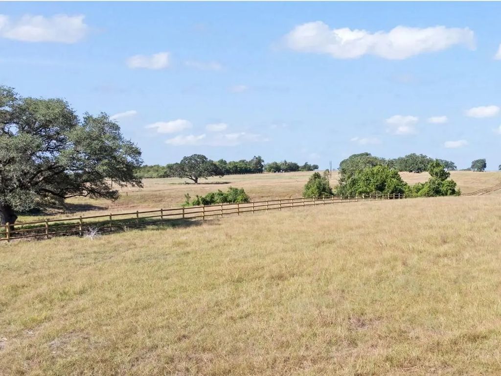 2961 Fm 956, Schulenburg