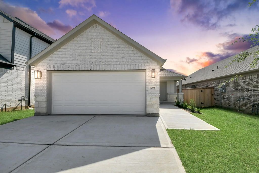 16003 Sycamore Maple Lane, Cypress