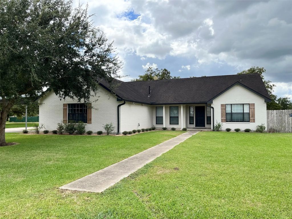 1782 Burning Stone Drive, Boling