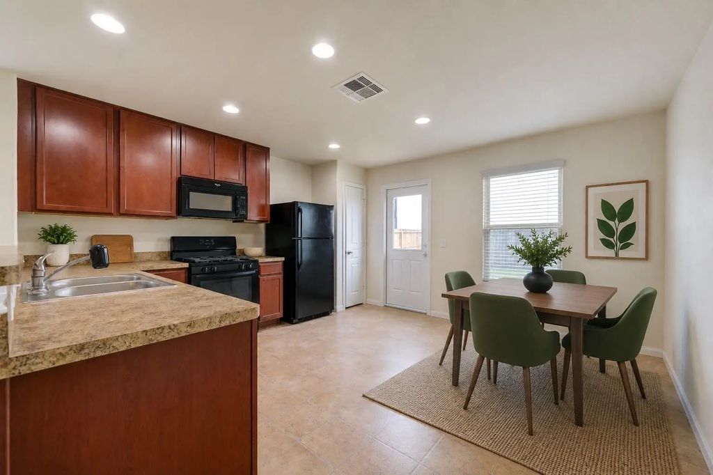 1315 Pease River Lane, Rosenberg
