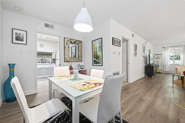 2700 Bellefontaine Street A27, Houston