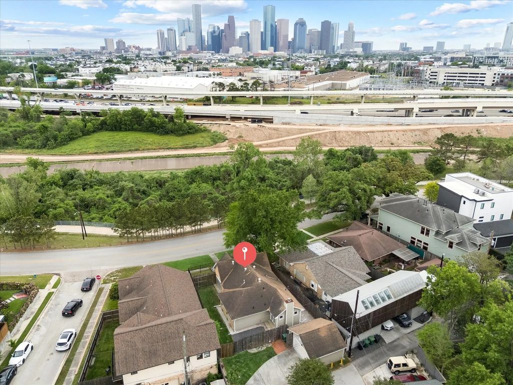 2108 White Oak Drive, Houston