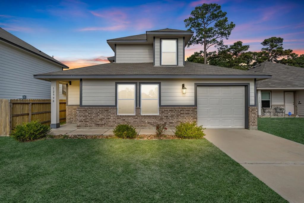 12998 Sorrento Bay Drive, Willis