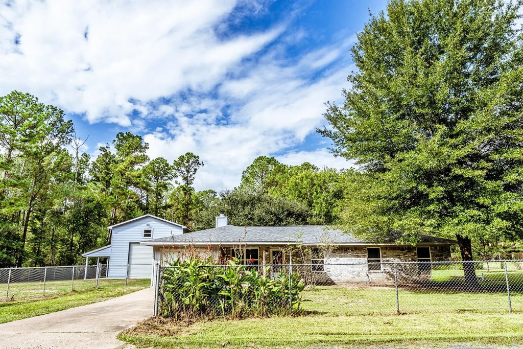 18 Main Street, Huntsville