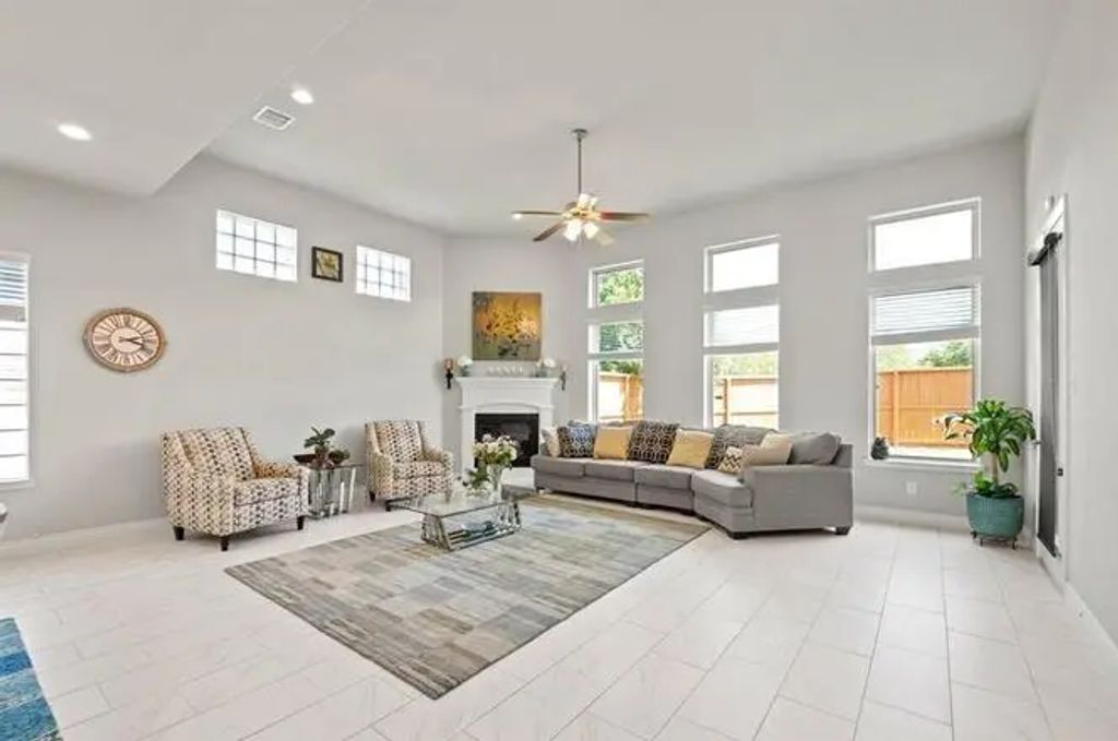 4911 Thunder Creek Lane, Sugar Land